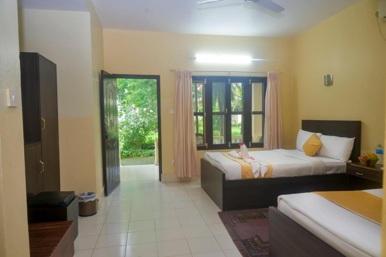 Hotel Rainforest Sauraha Dış mekan fotoğraf
