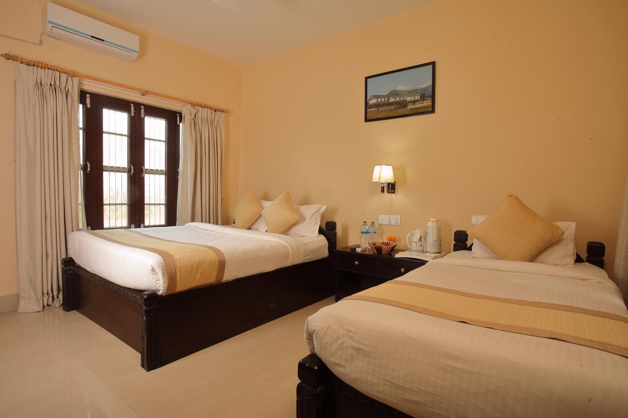Hotel Rainforest Sauraha Dış mekan fotoğraf