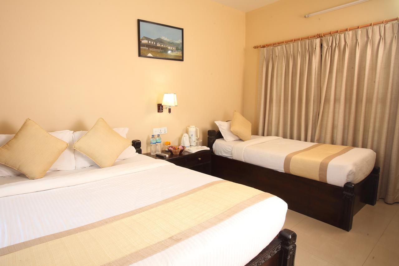 Hotel Rainforest Sauraha Dış mekan fotoğraf