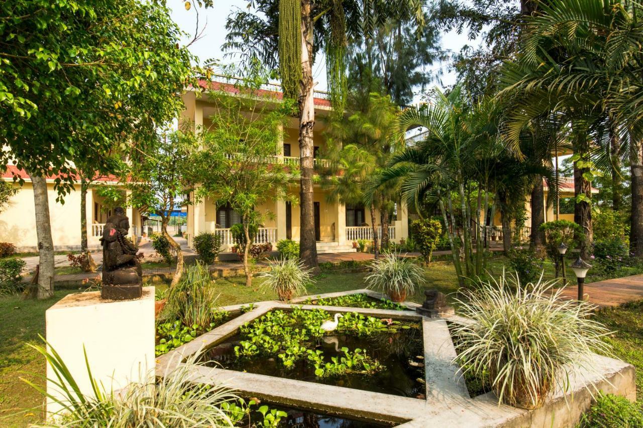 Hotel Rainforest Sauraha Dış mekan fotoğraf